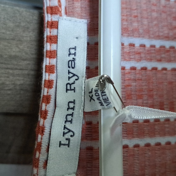 NWT Lynn Ryan Shirt - Picture 2 of 3